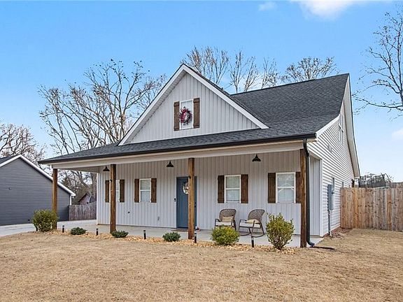 2nd image of 150 Addie Jane Ln