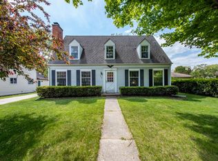 446 N Frolic Ave, Waukegan, IL 60085