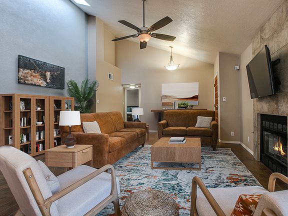 Fully furnished option with all amenities available.