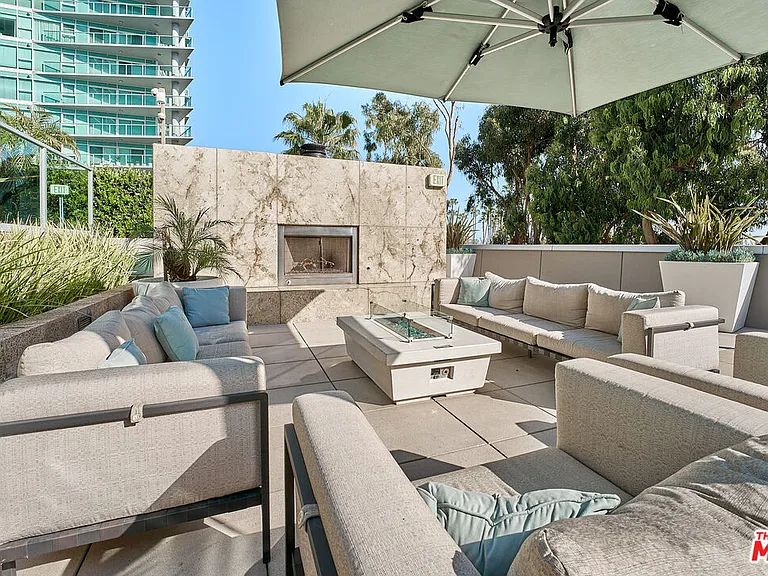 13650 Marina Pointe Dr #906 — Photo 44