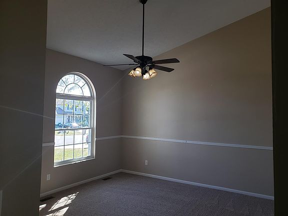 3rd image of 585 Pine Hill Pl