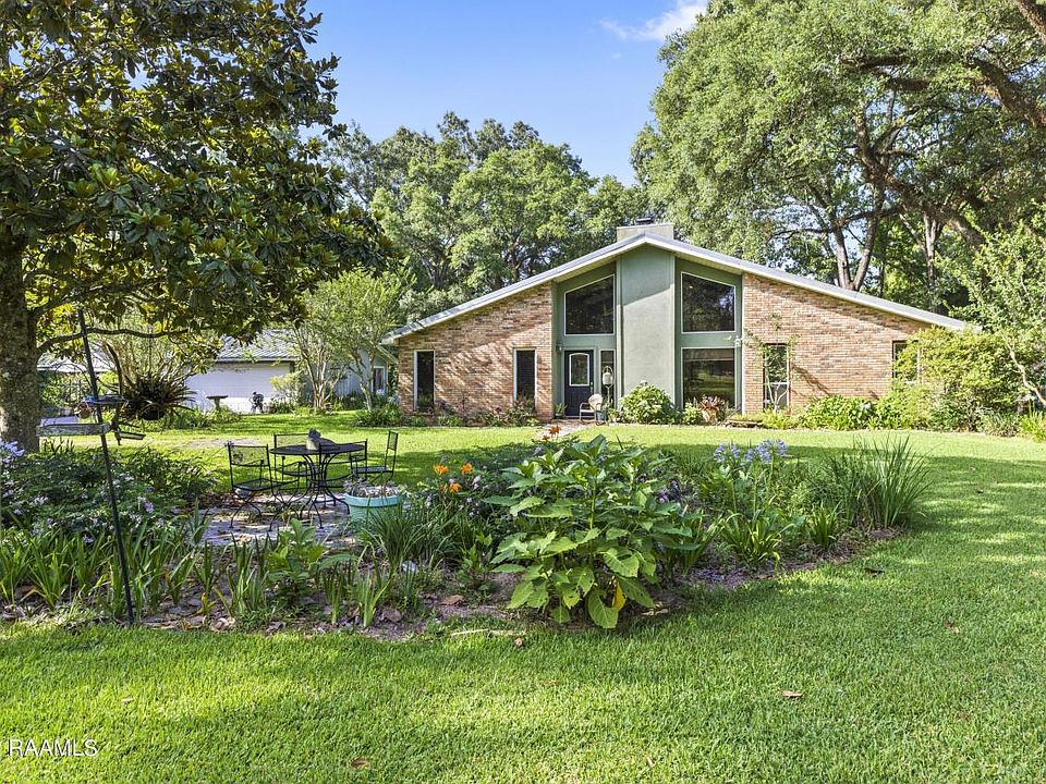 1st image of 114 Bayou Dr
