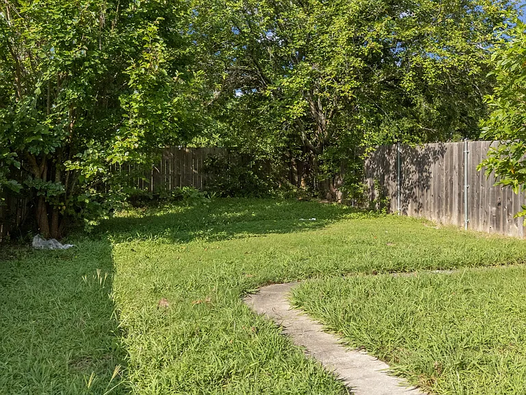 1602 Develon Dr — Photo 21