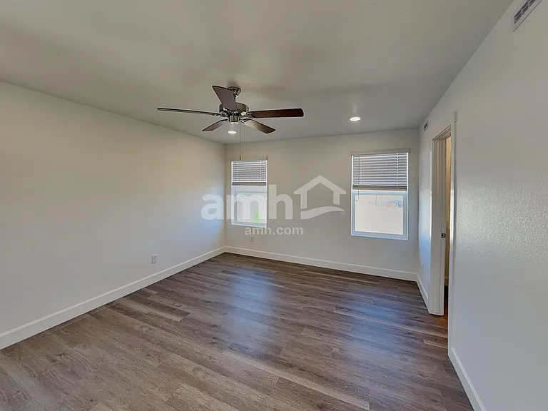 10072 Potomac St — Photo 10