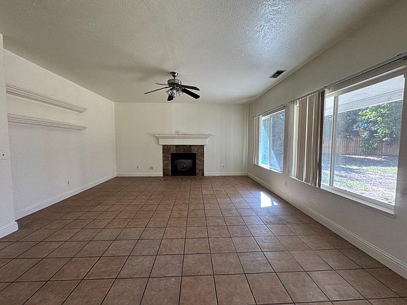 2nd image of 1119 Klemeyer Cir