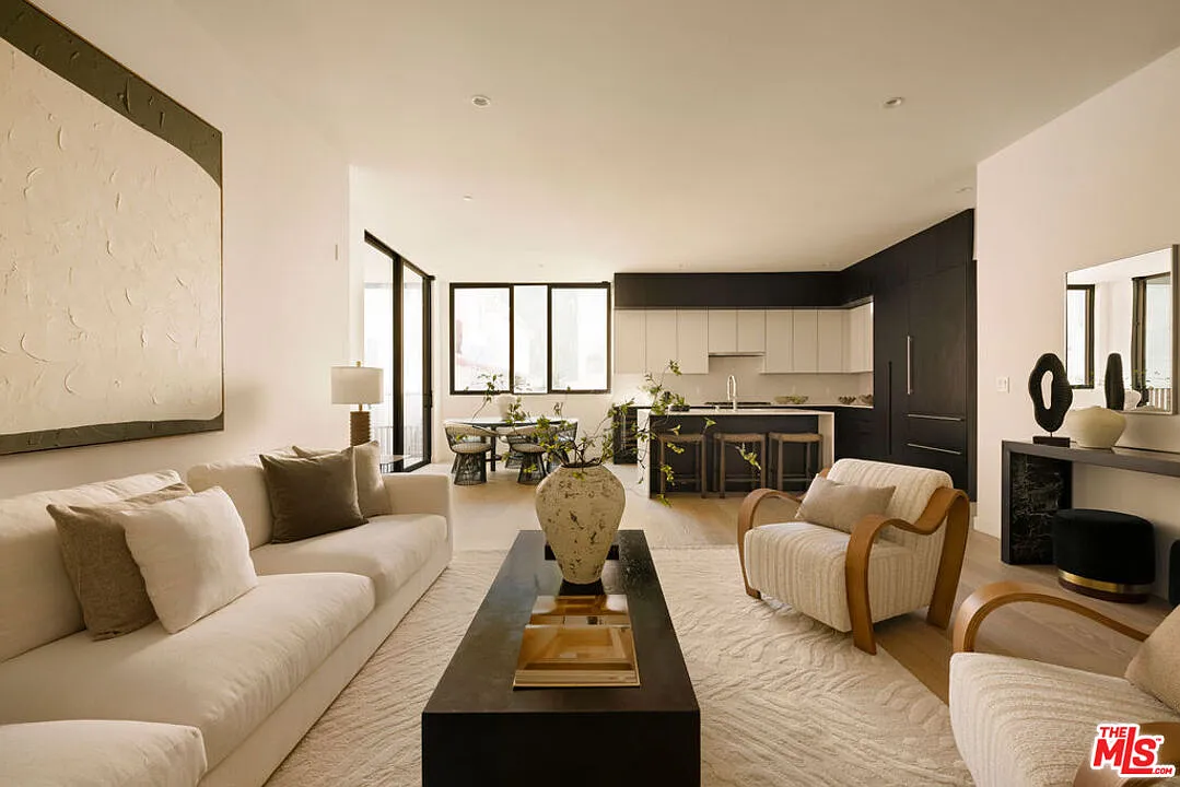 2 bed, 2.5 bath, 1464 sqft, $8,295 — Photo 3
