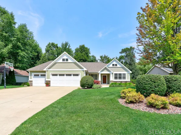 1701 Red Stem Dr, Holland, MI 49424