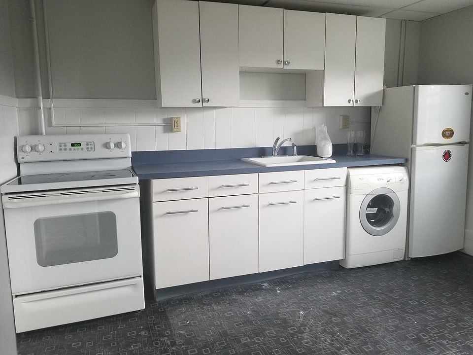 2nd image of 24 Holland Rd APT 3