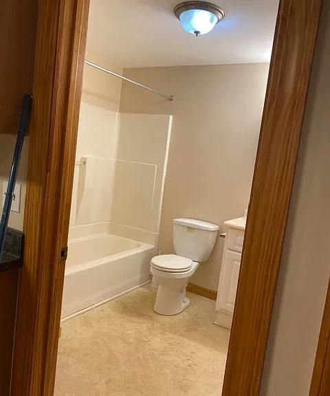 24 Holyoke St #4B — Photo 10