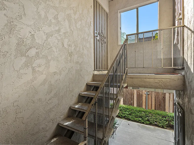 4522 Dawson Ave #4 — Photo 3