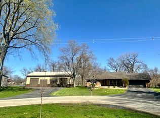 3499 S Riverview Ct, Kankakee, IL 60901