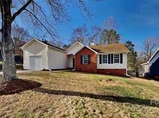 9612 Marshbrooke Rd, Matthews, NC 28105