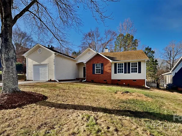 9612 Marshbrooke Rd, Matthews, NC 28105