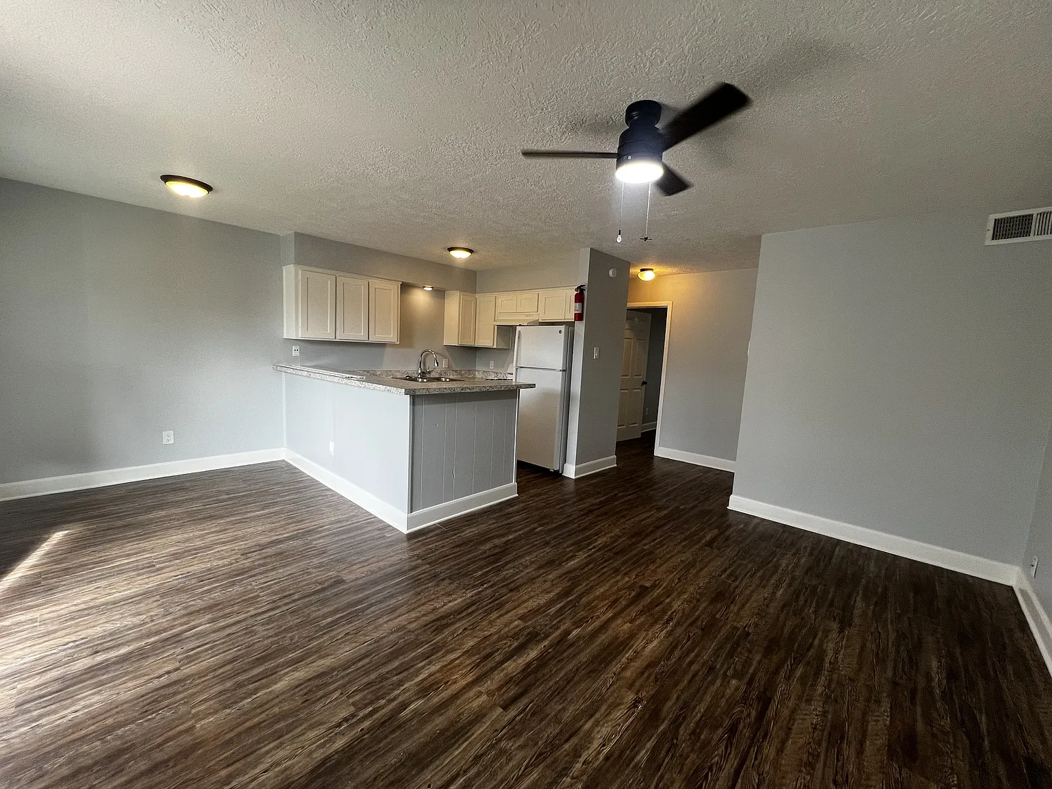 5609 Leeland St — Photo 2