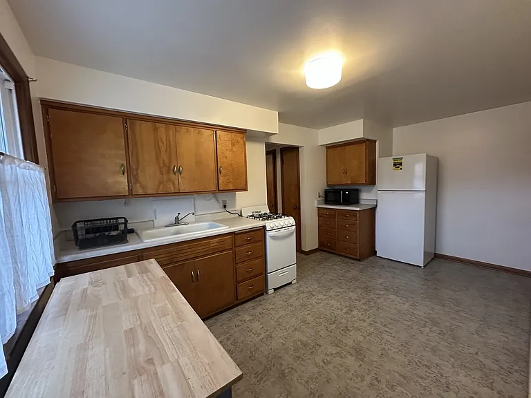 1009 Haywood Dr #C — Photo 9