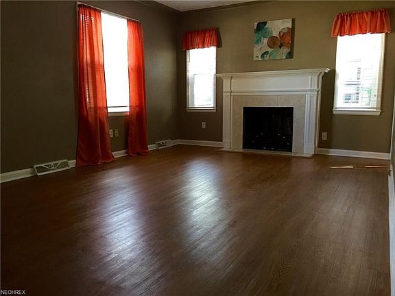 4th image of 216 Brandtson Ave