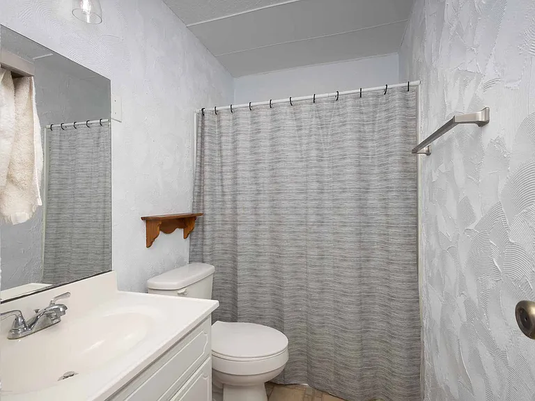 2318 Pinehurst St — Photo 13