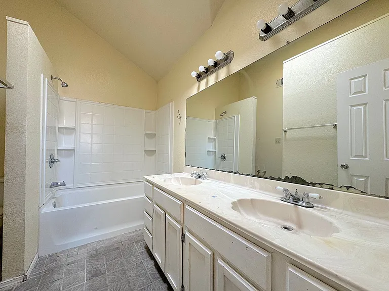 923 Centennial Dr — Photo 11