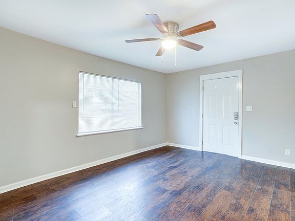 3rd image of 1121 E Park Ave Unit B