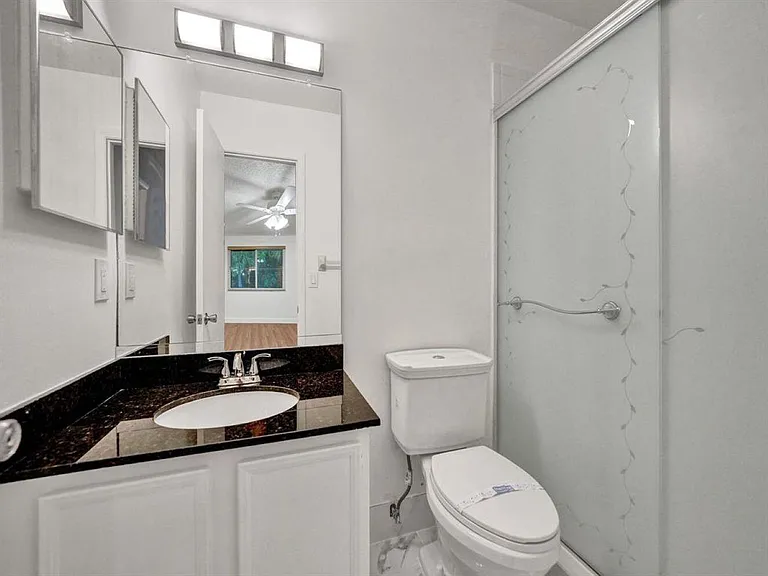 9845 Riverside Dr #8-28 — Photo 21