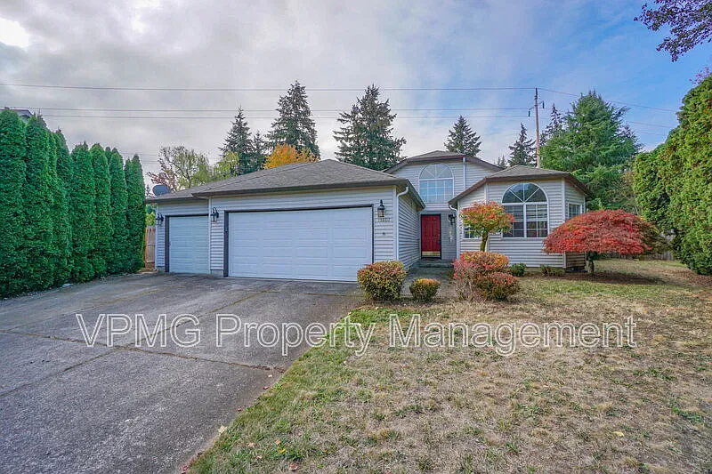 3 bed, 2.0 bath, 1678 sqft, $2,495 — Photo 2