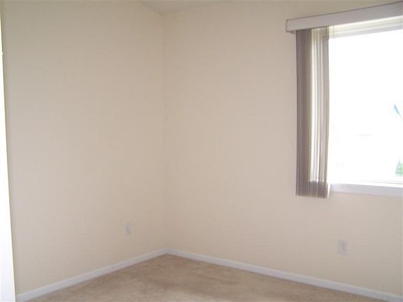 4th image of 8677 S Jasonville Ct SE