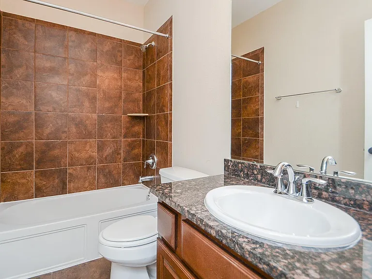22 Cheswood Manor Dr — Photo 50