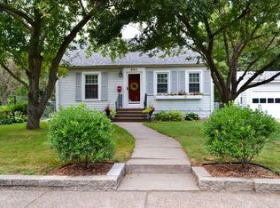 904 Hall St, Bettendorf, IA 52722