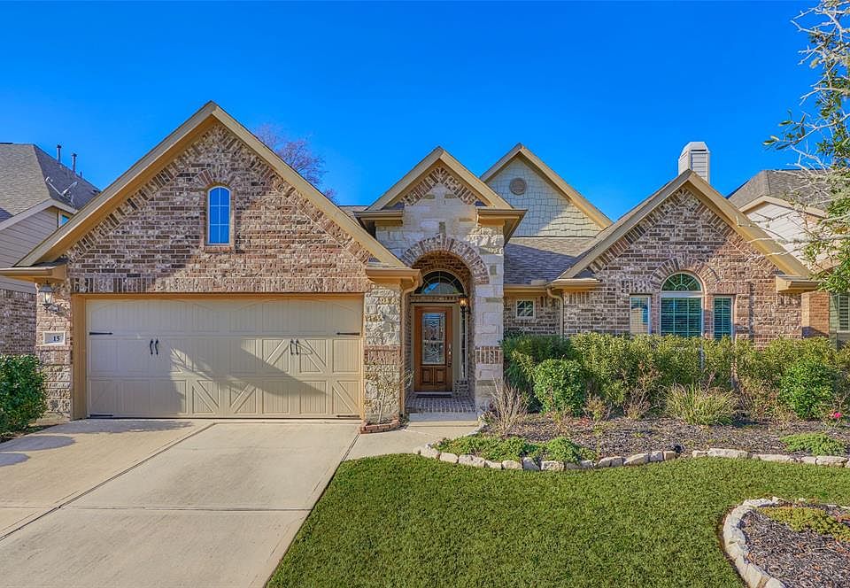 1st image of 15 Shire Glen Pl