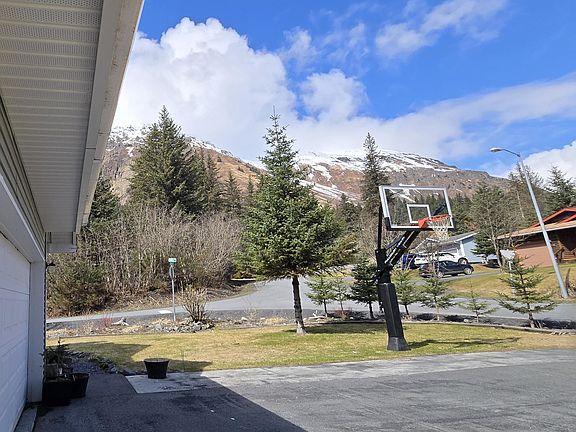 2nd image of 2019 Olympia Rd