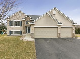 836 Forest Edge Dr, Jordan, MN 55352