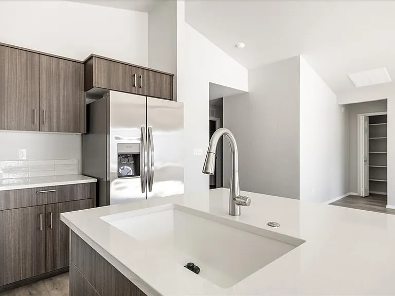 Kitchen Alternate View 2