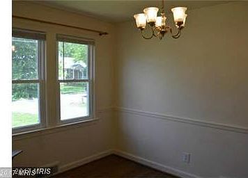 4th image of 4540 Windsor Ln