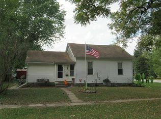 511 Broadway St, Nichols, IA 52766