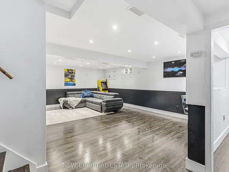 5 Shetland Cres — Photo 25