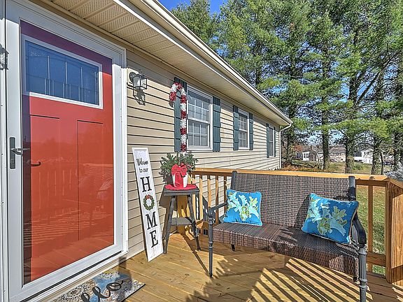 2nd image of 296 Blackburn Cir