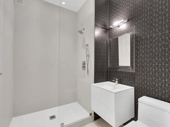 252 7th Avenue image 7 of 7