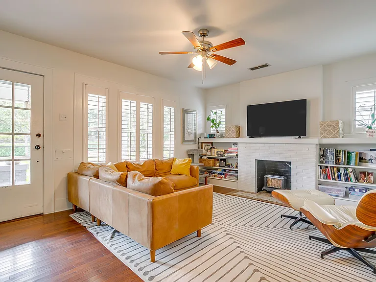 2200 W Magnolia Ave — Photo 5