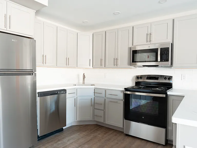 204 E Chester Pike — Photo 17