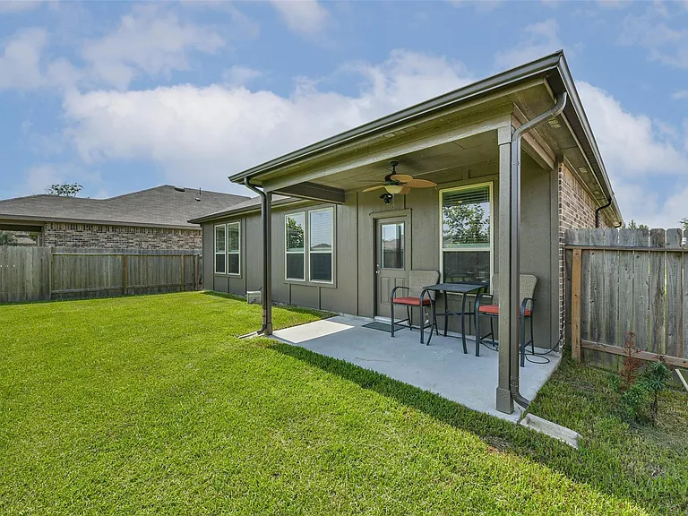 339 Friesian Ct — Photo 27