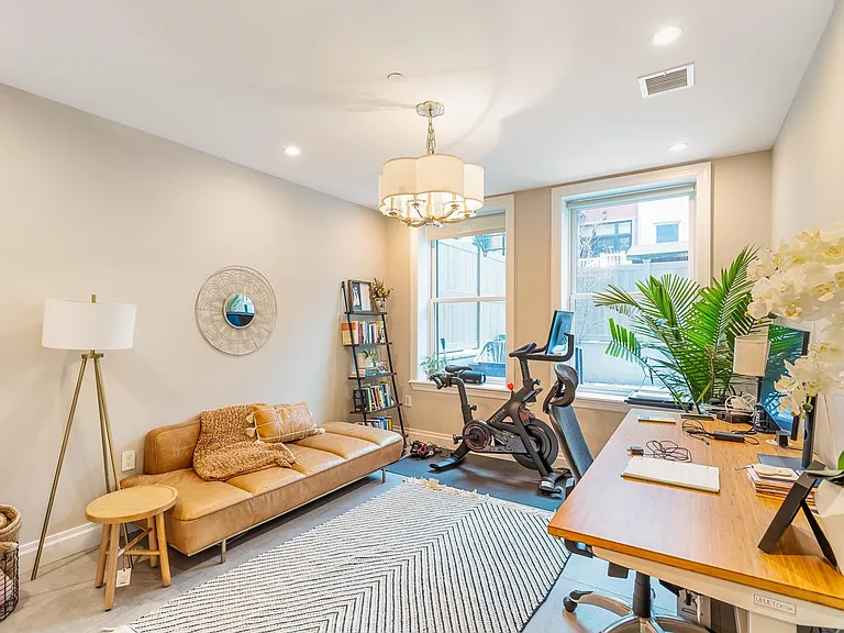 808 Washington St #GARDEN LEVEL — Photo 13