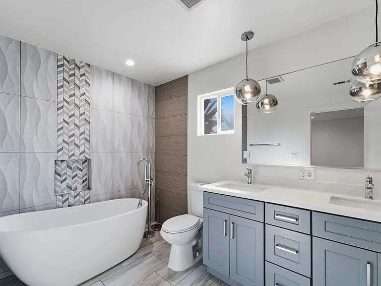 2122 S Highland Ave — Photo 13