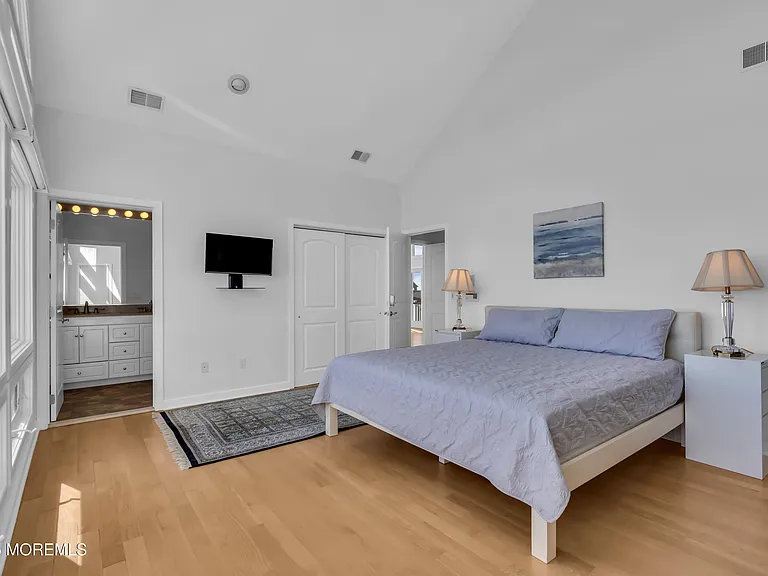 913 N Ocean Ave — Photo 35
