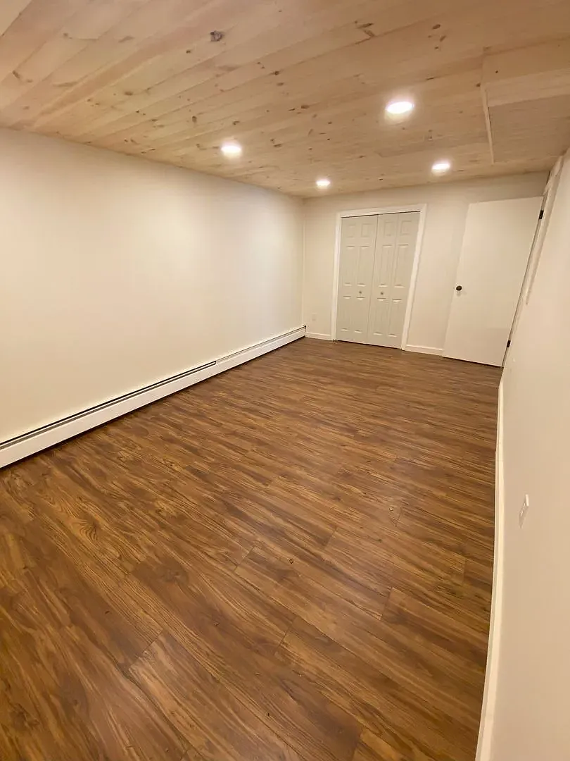 2 bed, 1000 sqft, $1,995 — Photo 3