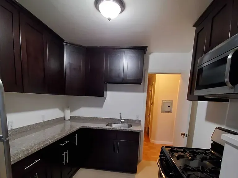 1545 Kirkham St #1 — Photo 2