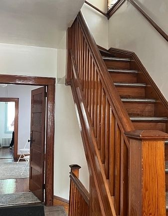 5th image of 52 Christie Ave