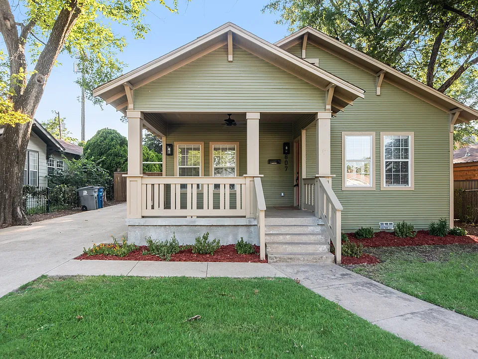 807 Hollywood Ave
