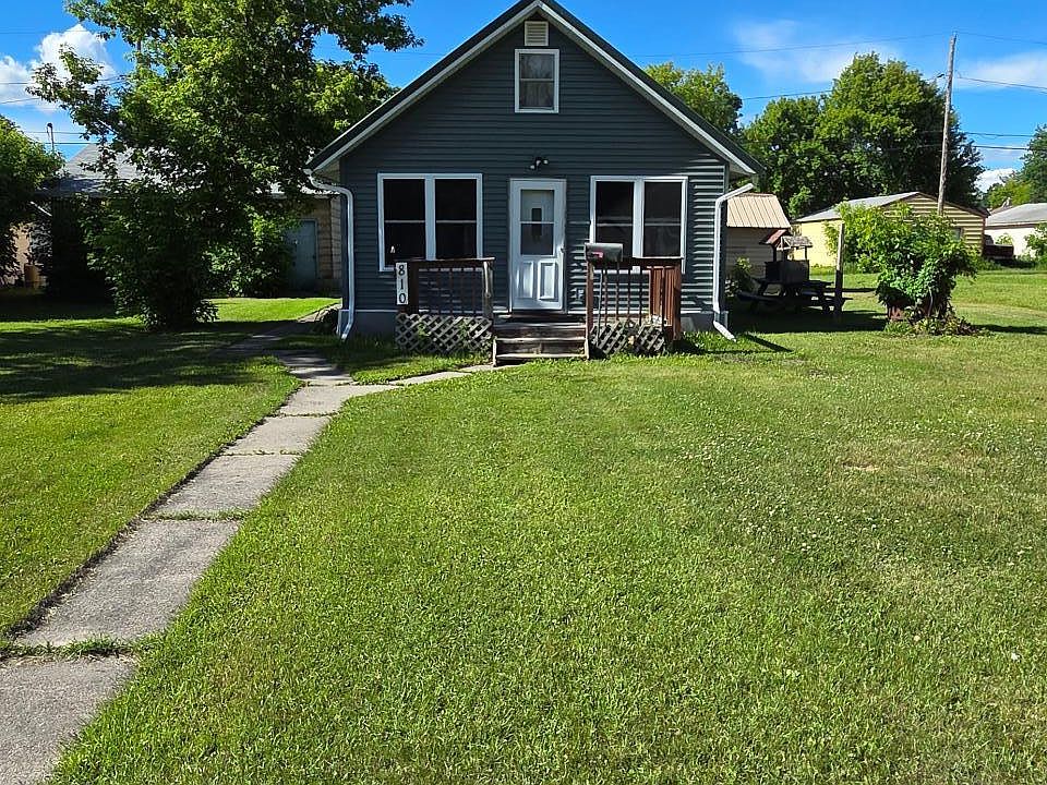 1st image of 810 9th St