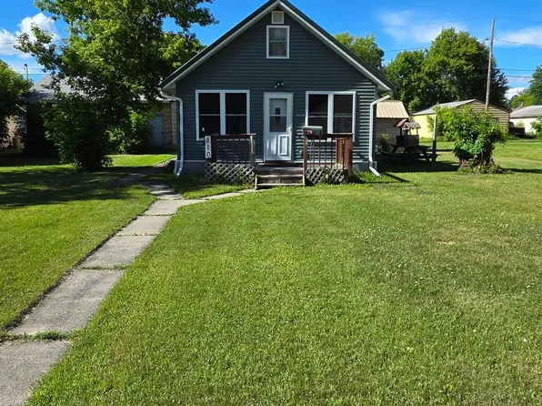 810 9th St, International Falls, MN 56649
