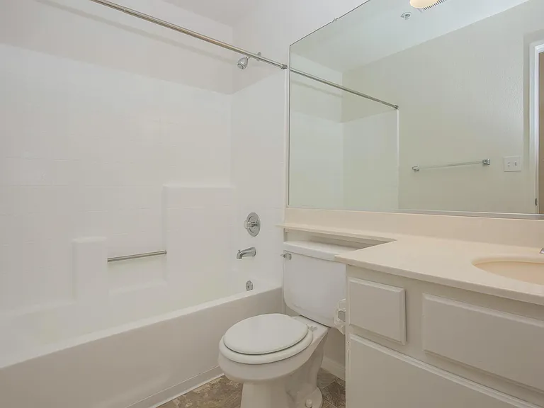 Cambridge Village Apartments — Photo 66